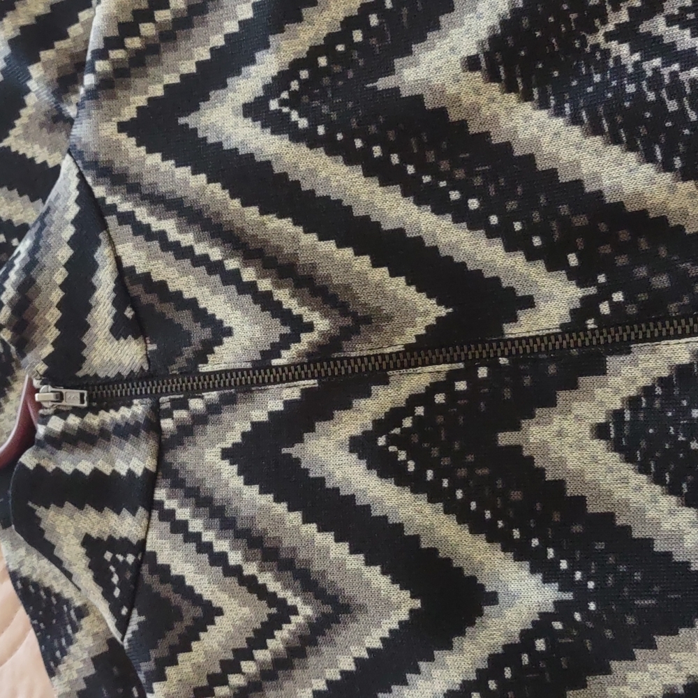 So Figure Flattering.Zig Zag Pattern - image 4